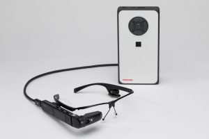Toshiba_dynaEdge with glasses_01