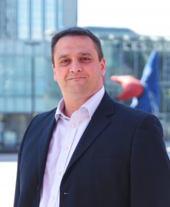 Marco Rottigni_CTSO_EMEA_Qualys_outdoorCOLOURhalf