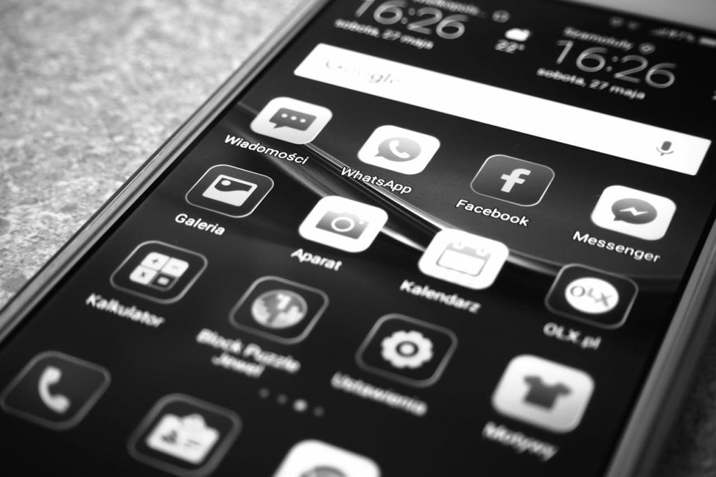 smartphone connessi pexels