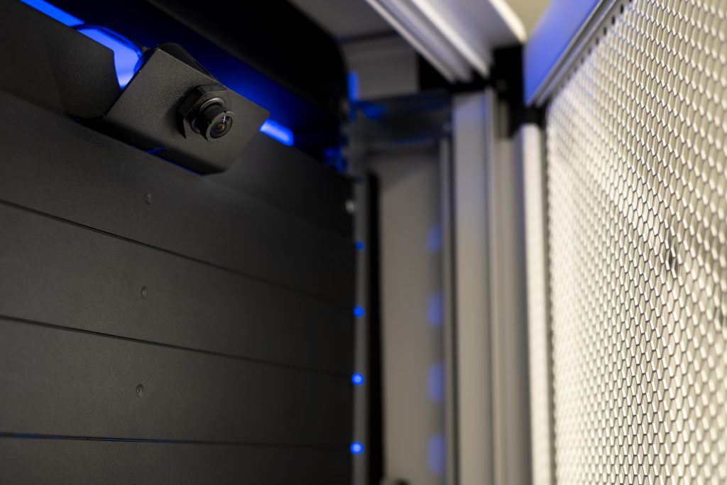 Axis-data center